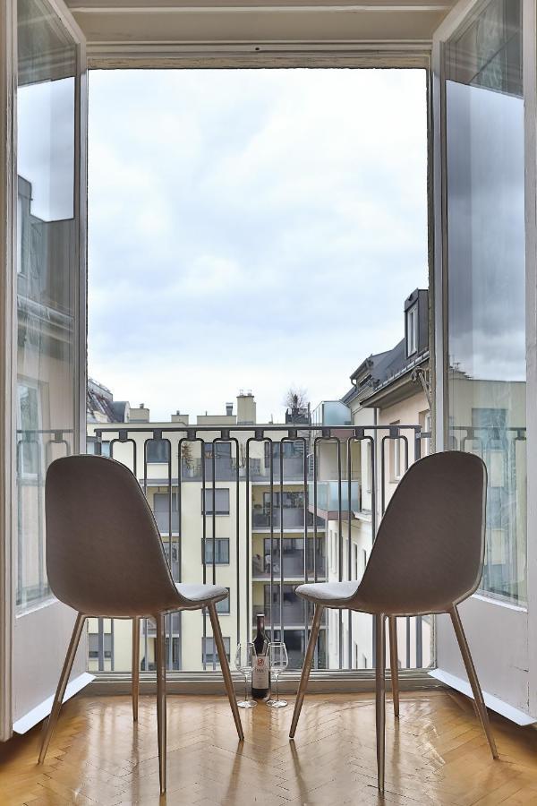 French Balcony - 45M² - Szeneviertel Apartment Vienna Exterior photo