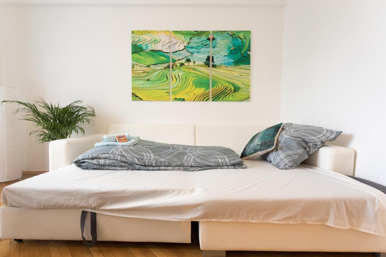 French Balcony - 45M² - Szeneviertel Apartment Vienna Exterior photo